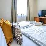 Hotel Anna 3*