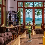 Anna Balatonfoldvar