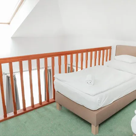 Anna Hotel 3*