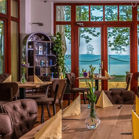 Anna Balatonföldvár